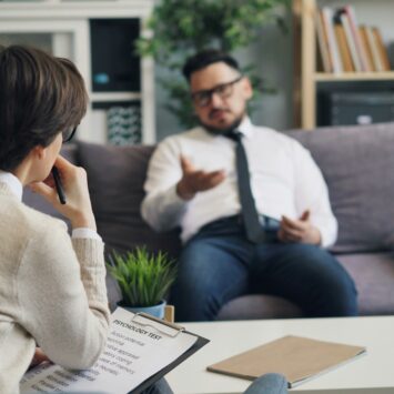 Your Guide to Choosing the Right Therapist