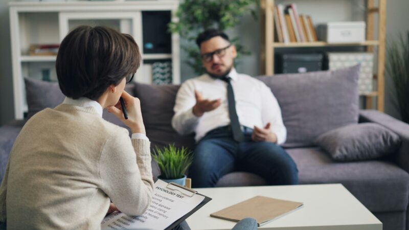 Your Guide to Choosing the Right Therapist